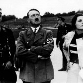 img1_Hitler_Riefen