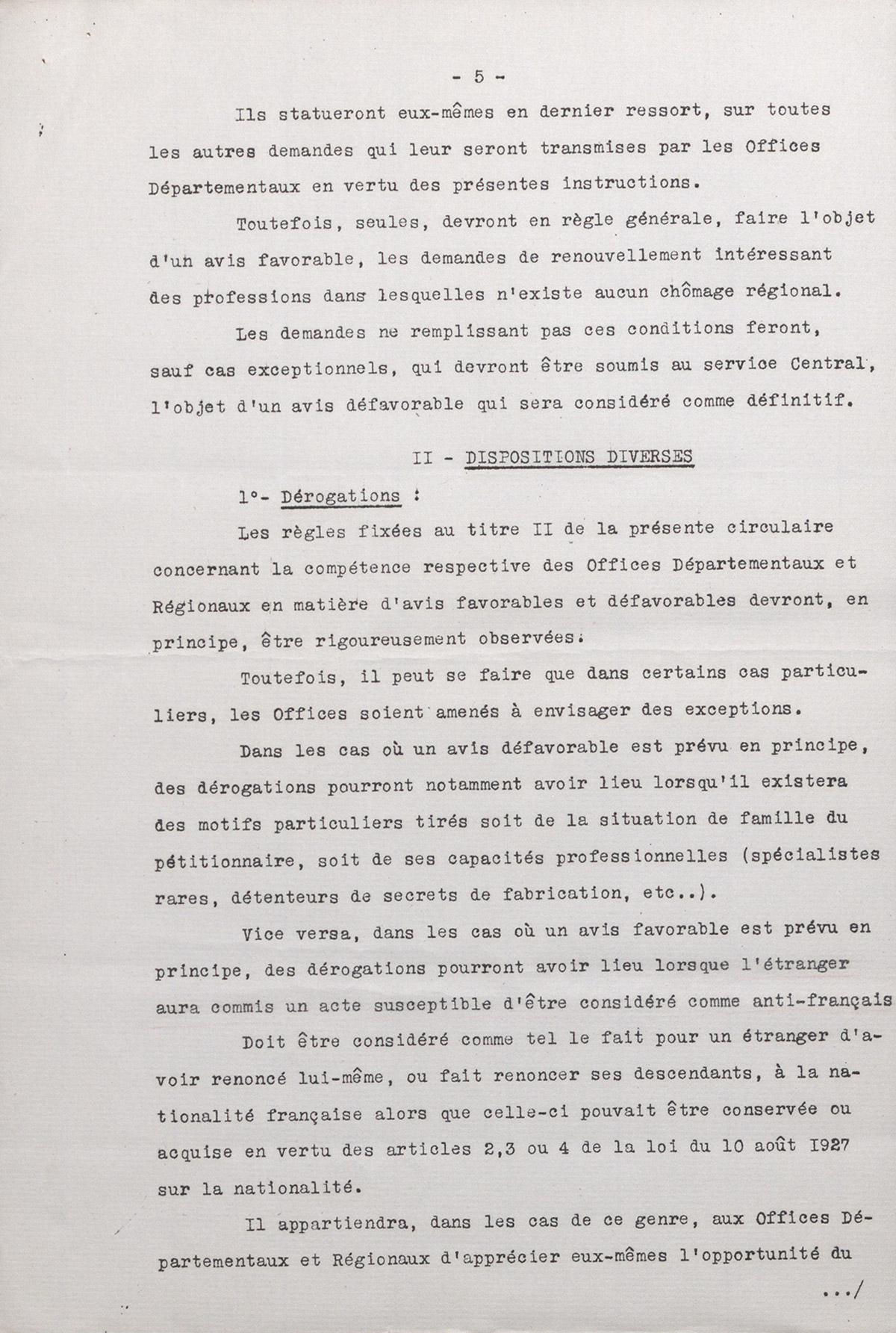 Fiche de renseignements émanant du Ministère du travail accompagnée d'une lettre confidentielle du Ministre du travail sur le renouvellement des cartes d'identité des travailleurs étrangers, 12 février 1935