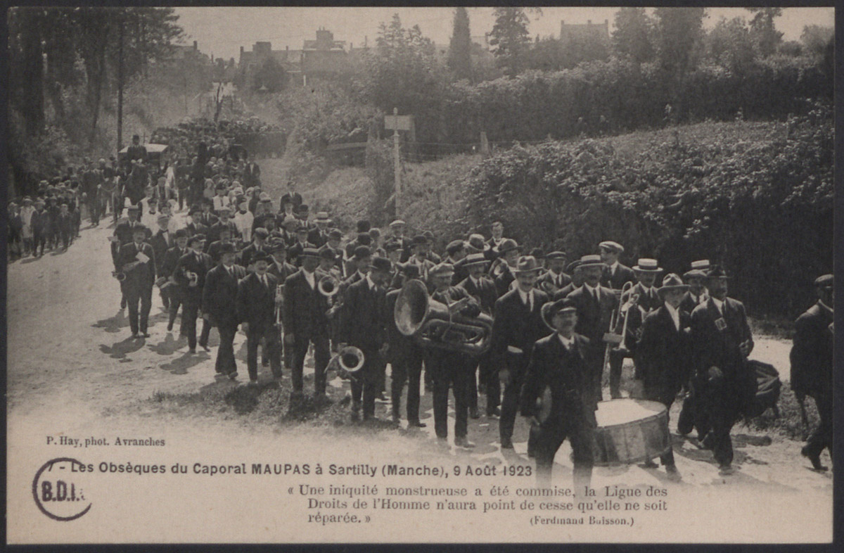 Les Obsèques du Caporal Maupas à Sartilly (Manche), 9 août 1923, carte postale