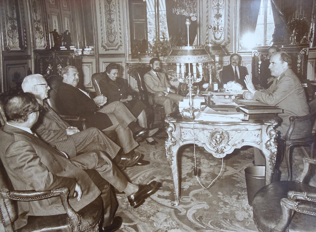 Mitterrand avec les membres de la ligue à l'Elysée, photographie, s.d.